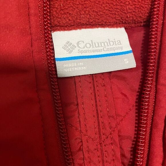 Columbia Women’s  Full Zip Quilted Red Vest with pockets .Polyester Size Small - Picture 3 of 7